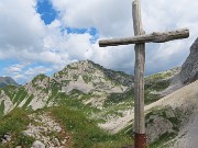 62 Dalla crocetta del Passo di Gabbia (2070 m) vista sul Mandrone , la Corna Piana, la Bocchetta di Corna Piana